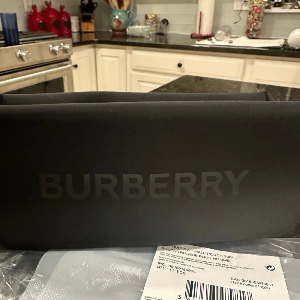 NWT Burberry Toiletry Pouch - Picture 2 of 5